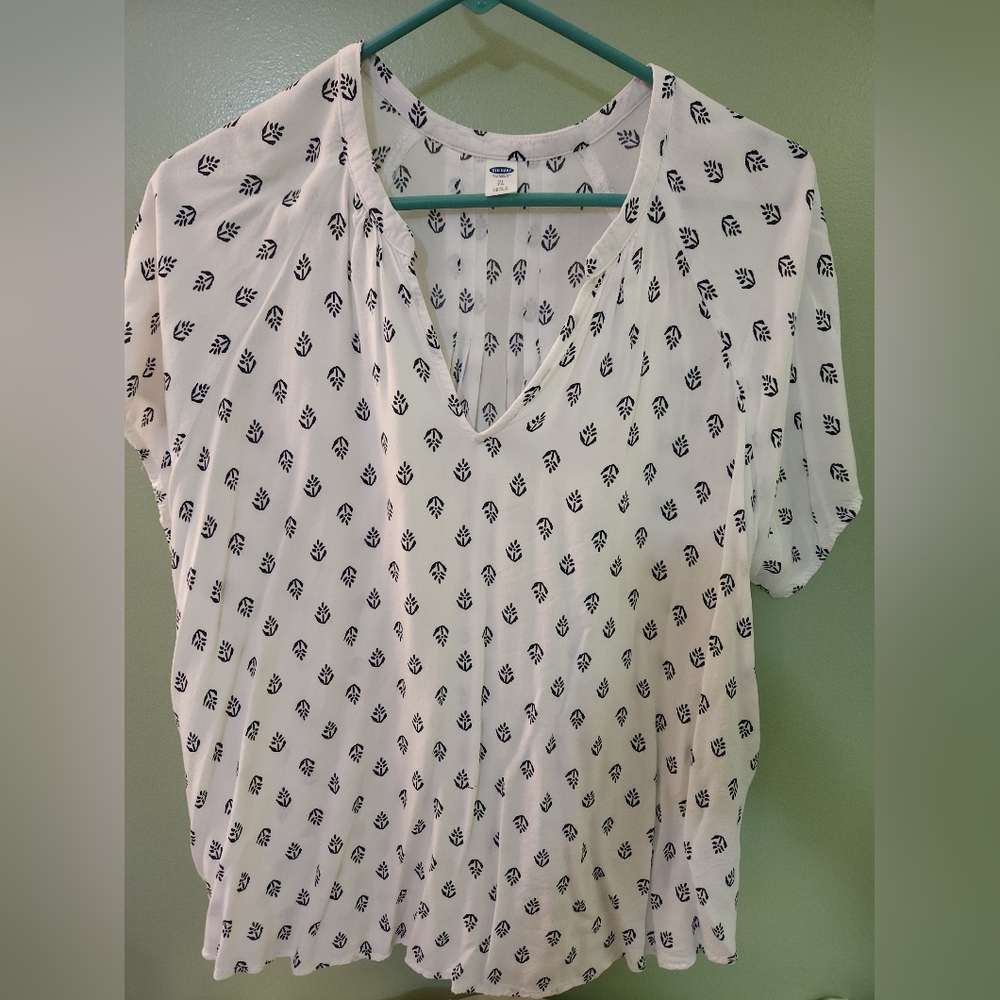 Old navy white floral xl